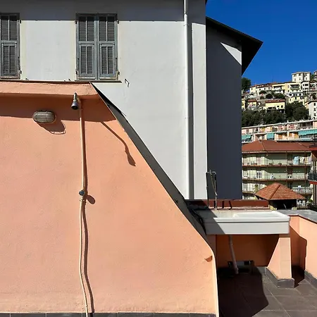 Casa Di Luca - Le Sorelle - A 1 Minuto Dal Centro Nyaraló